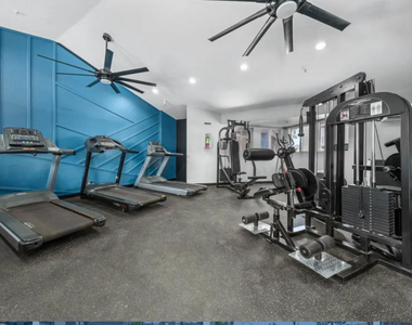 5959 W Greenway Road - Photo Thumbnail 12