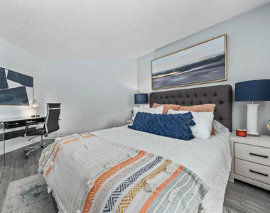 5959 W Greenway Road - Photo Thumbnail 6
