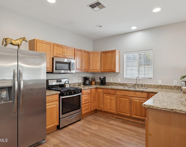2012 N 23rd Street - Photo Thumbnail 2
