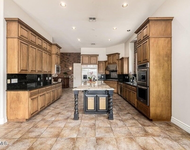 10919 E Onyx Court - Photo Thumbnail 14
