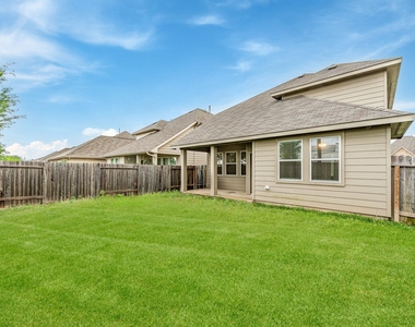 13826 Andover Park Drive - Photo Thumbnail 5