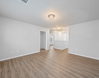 13826 Andover Park Drive - Photo Thumbnail 22