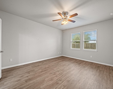 13826 Andover Park Drive - Photo Thumbnail 17