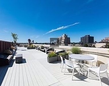 West 91st Street - Photo Thumbnail 4