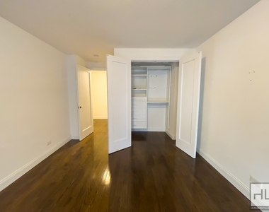 E 82 St - Photo Thumbnail 1