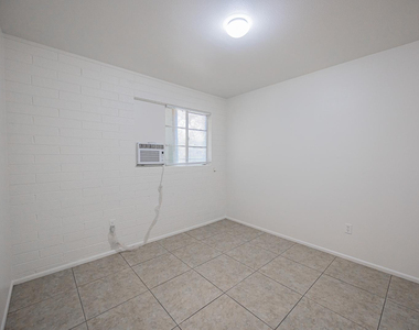422 S Wilbur Street - Photo Thumbnail 12