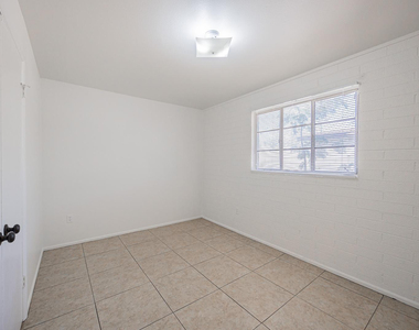 422 S Wilbur Street - Photo Thumbnail 14