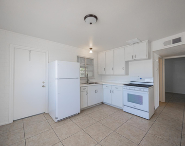 422 S Wilbur Street - Photo Thumbnail 8