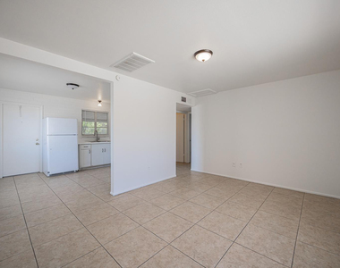 422 S Wilbur Street - Photo Thumbnail 4