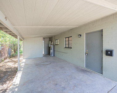 422 S Wilbur Street - Photo Thumbnail 3