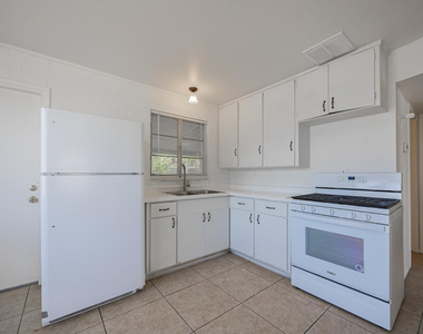 422 S Wilbur Street - Photo Thumbnail 9