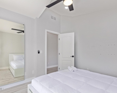 16019 W Linden Street - Photo Thumbnail 16