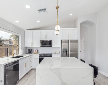 16019 W Linden Street - Photo Thumbnail 7