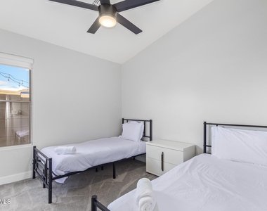 16019 W Linden Street - Photo Thumbnail 13