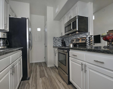 11333 N 92nd Street - Photo Thumbnail 22