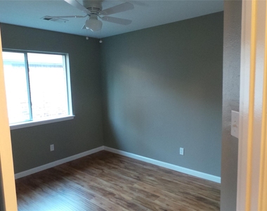 4918 Sterling Crossing - Photo Thumbnail 17