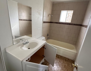 8535 Winkler Drive - Photo Thumbnail 7