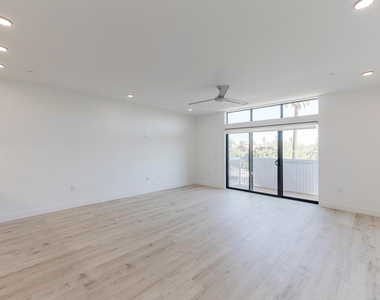 531 E Willetta Street - Photo Thumbnail 8