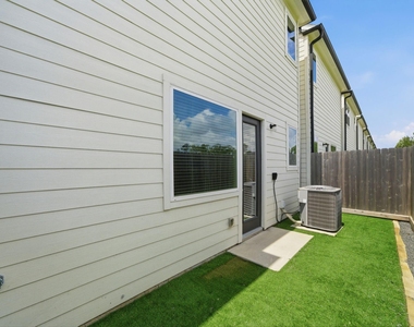 5906 Jasper Jones Way - Photo Thumbnail 19