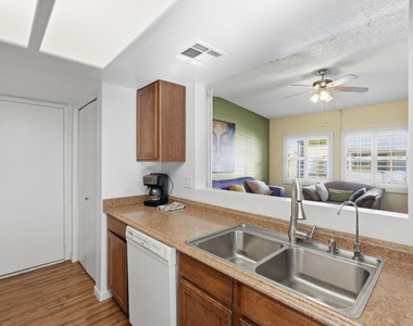 2929 E Broadway Road - Photo Thumbnail 9