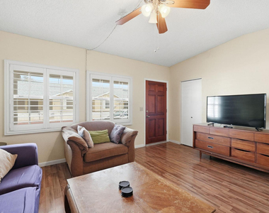2929 E Broadway Road - Photo Thumbnail 7