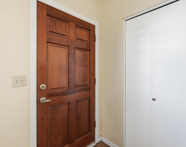 2929 E Broadway Road - Photo Thumbnail 4