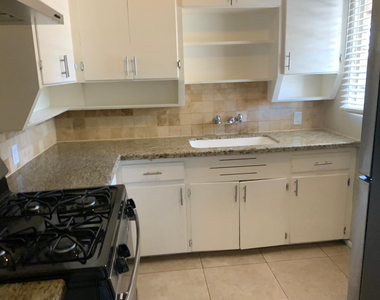 9444 N 4th Avenue - Photo Thumbnail 7