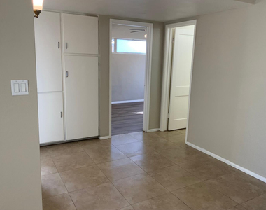 9444 N 4th Avenue - Photo Thumbnail 3