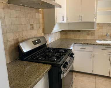 9444 N 4th Avenue - Photo Thumbnail 6