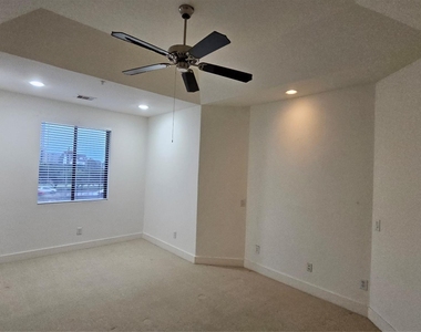 2301 Camden Drive - Photo Thumbnail 32