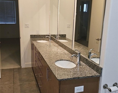 2301 Camden Drive - Photo Thumbnail 25