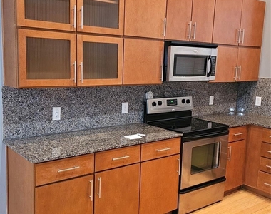 2301 Camden Drive - Photo Thumbnail 14