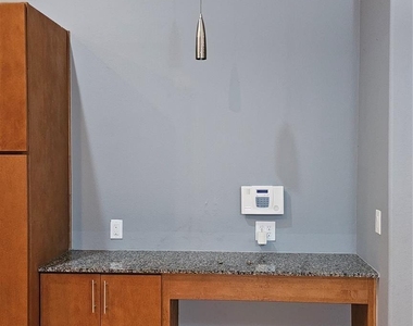 2301 Camden Drive - Photo Thumbnail 8