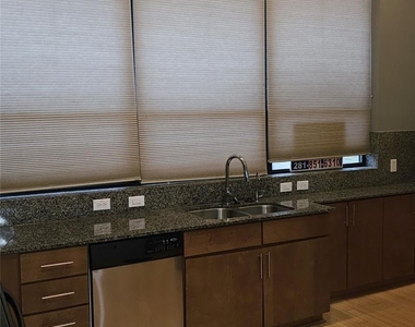 2301 Camden Drive - Photo Thumbnail 15