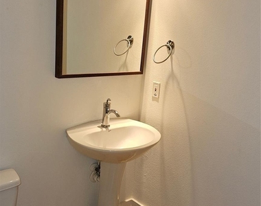 2301 Camden Drive - Photo Thumbnail 9