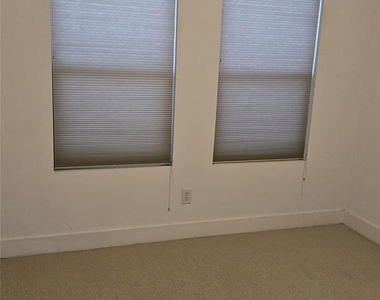 2301 Camden Drive - Photo Thumbnail 21