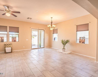 5434 S Forest Avenue - Photo Thumbnail 6
