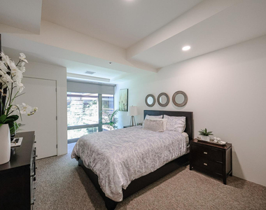 7121 E Rancho Vista Drive - Photo Thumbnail 20