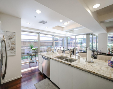 7121 E Rancho Vista Drive - Photo Thumbnail 26