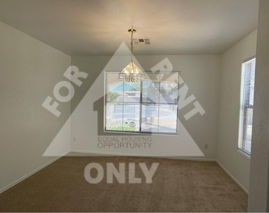 2602 S 112th Drive - Photo Thumbnail 9