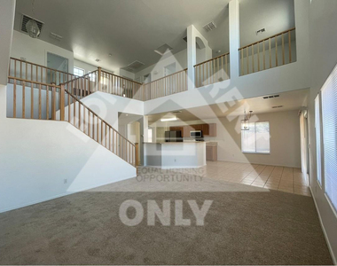 2602 S 112th Drive - Photo Thumbnail 7