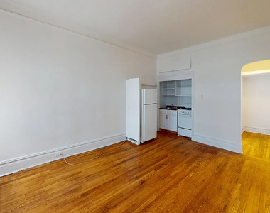 East 87 Street - Photo Thumbnail 1