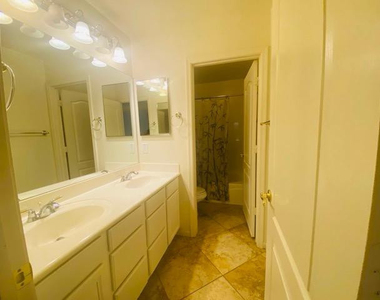 4240 S Kerby - Photo Thumbnail 11
