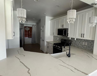 2331 W Branham Lane - Photo Thumbnail 5