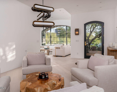 6723 N Desert Fairways Drive - Photo Thumbnail 4