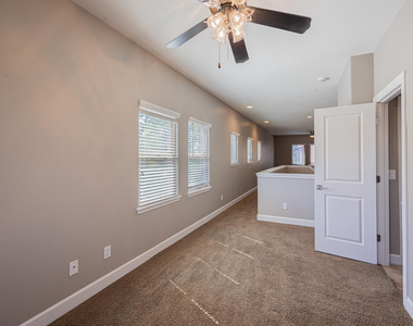 563 W 6th Street - Photo Thumbnail 15