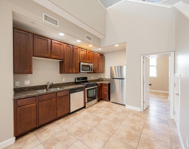 563 W 6th Street - Photo Thumbnail 6