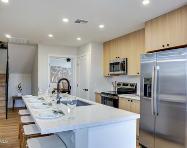 630 N Power - Photo Thumbnail 2