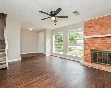 5809 Village Forest Court - Photo Thumbnail 3