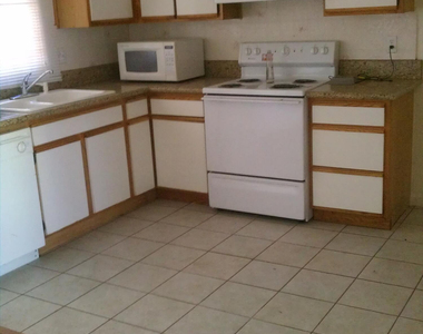4701 N 26th Lane - Photo Thumbnail 8